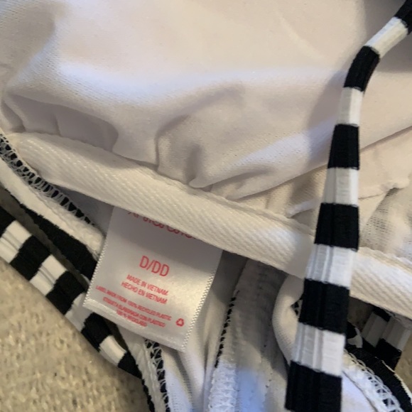 Swim Suit Top and pouch - Picture 6 of 11